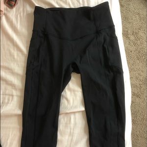 Cropped black Lulu Lemon leggings